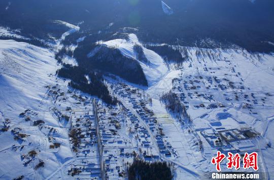 新疆哈巴河县借独特优势打造“雪桦”百里雪乡（图）